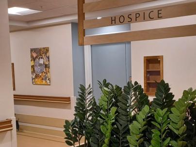 Entrance of the Silverstone Hospice, showing the wayfinding sign